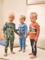 Çocuk Yarış Arabalı Pijama Takımı